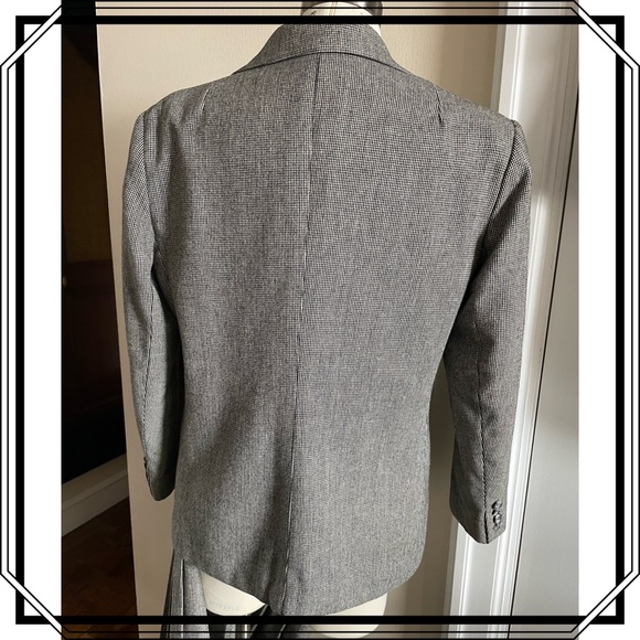 Vintage circa 80’s Dioresque pleat skirt w fitted jacket suit. - Picture 3 of 10